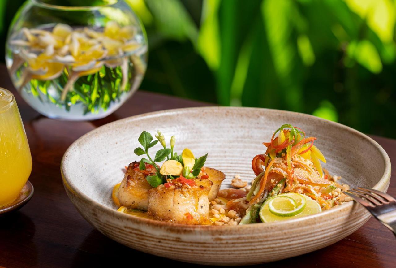 Shintana Saya La Maison Siem Reap Eksteriør bilde A plate of food